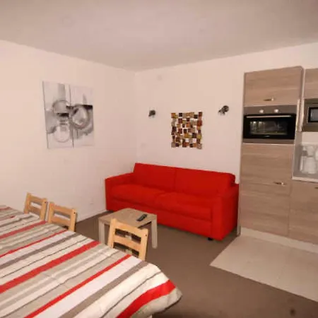 Isards - 2 Pieces Pour 8 Personnes 094